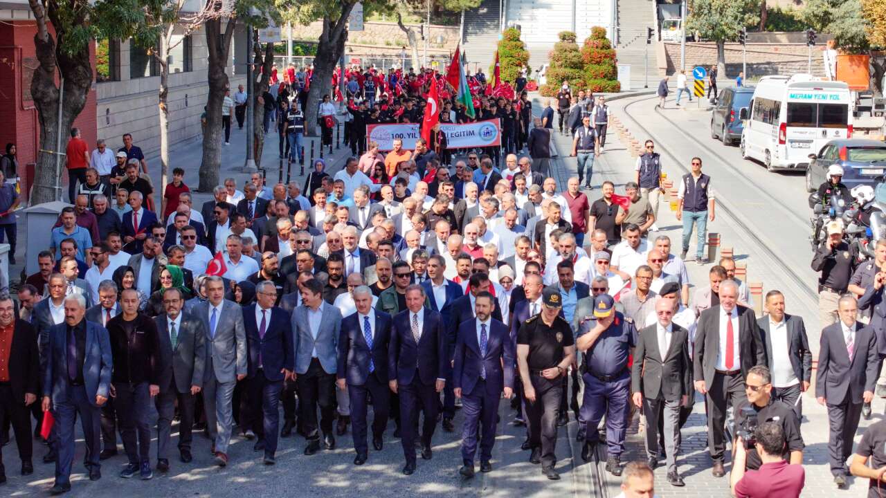 Konya’da esnafın bayramı başladı! İşte yılın ahisi, kalfası ve çırağı 2